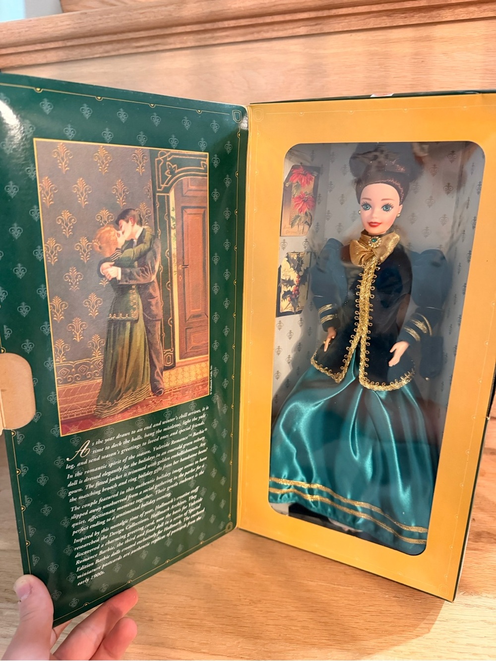 1996 Yuletide Romance Barbie Hallmark Special Edition #15621